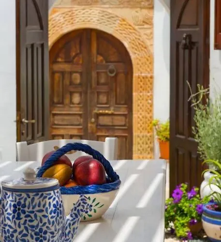 Acropolis House לינדוס