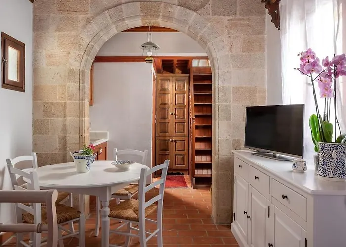 בית נופש Acropolis House לינדוס