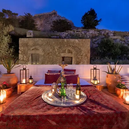 Acropolis House *